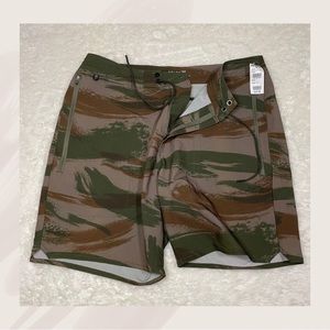 *NWT* Roark Camo Men’s Shorts - Layover Trail Shorts - Size 33